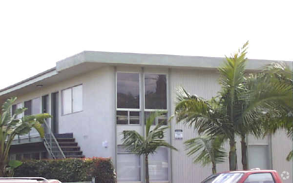 Building Photo - 1268 E Meta St