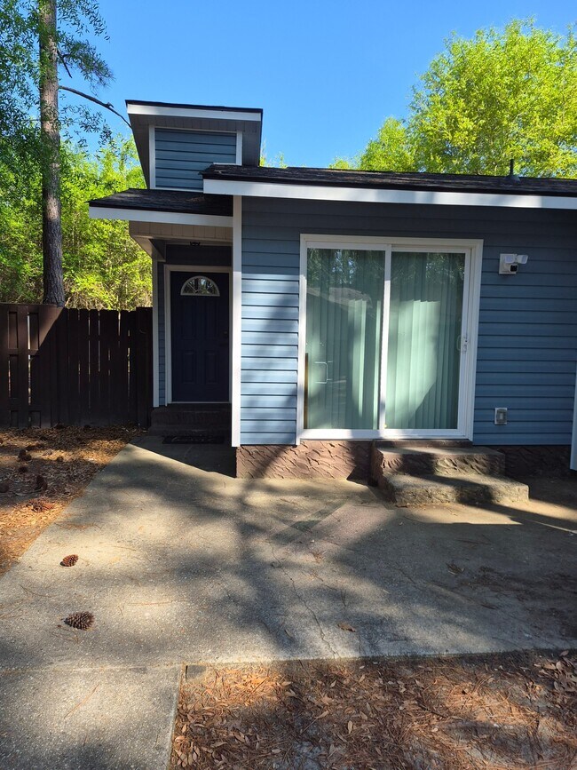 Foto del edificio - 620 Mosswood Ln