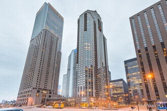 Building Photo - 222 N Columbus Dr