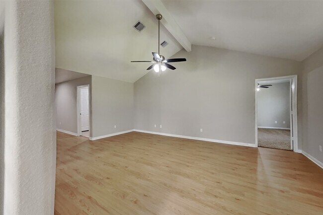Building Photo - 6826 Clover Walk Ln