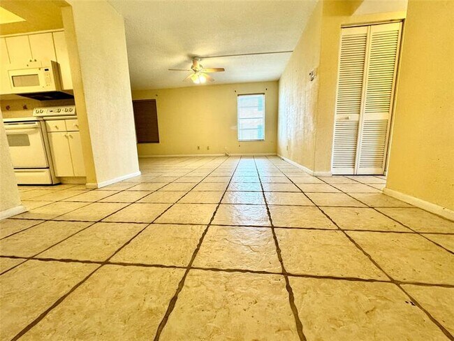 Foto del edificio - 2471 SW 82nd Ave