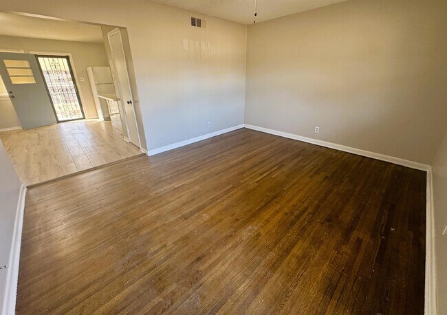 Building Photo - 4577 Gailwood Ave