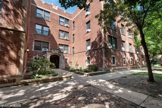 Building Photo - 5954 N Lakewood Ave