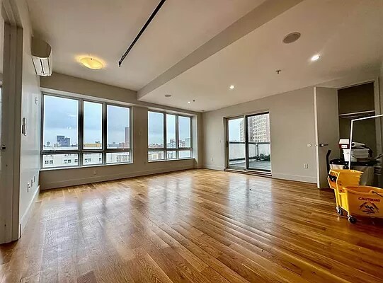 Foto del edificio - 880 Dekalb Ave