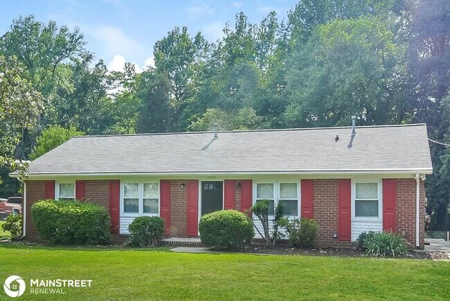 Foto del edificio - 304 SPRINGTIME DR, GREENSBORO, NC 27409