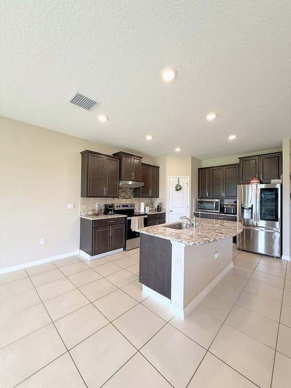 Foto del edificio - 13781 Wineberry Dr