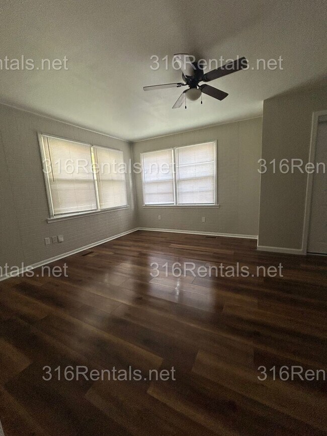 Foto del edificio - $1345 - 4 bed 1 bath - Single Family Home