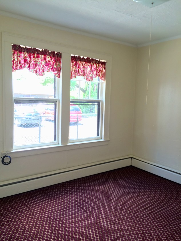 Primary Photo - 206 Hamilton St