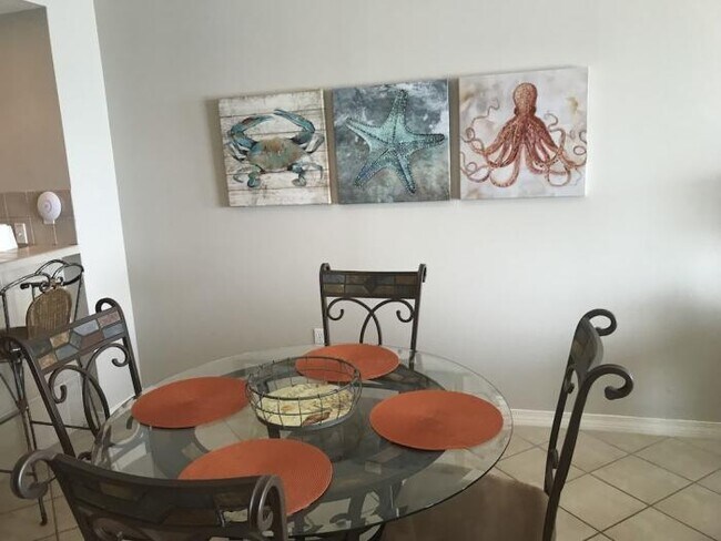 Building Photo - 2 bedroom in Pensacola Beach FL 94041