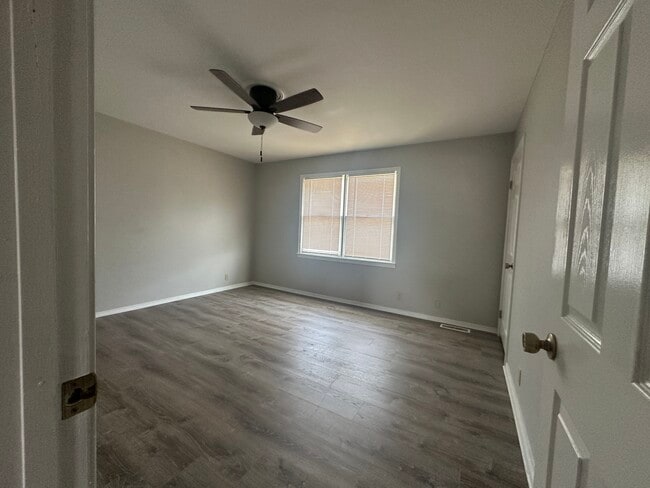 Building Photo - 605 S Main St