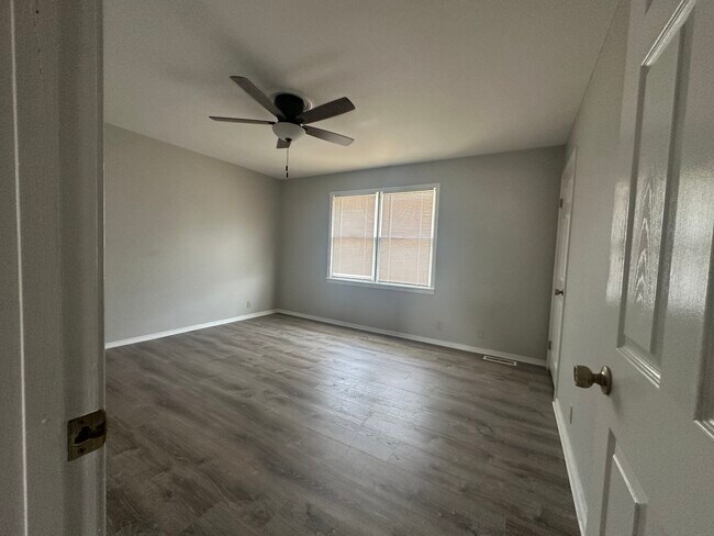 Foto del edificio - 605 S Main St