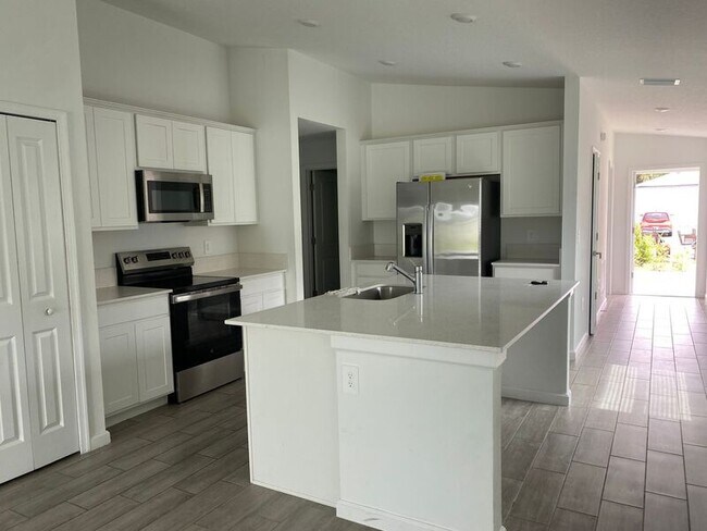 Building Photo - 1668 Colebrook Cir SW