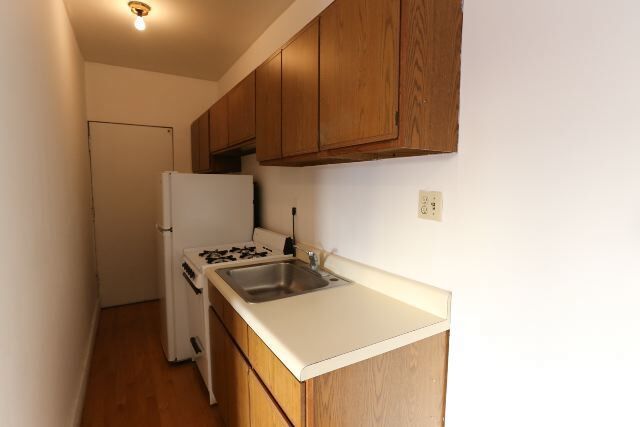 Foto del edificio - 962 W Cornelia Ave