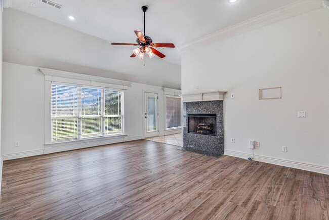 Building Photo - Charming 3-Bedroom Home for Rent in Fayett...