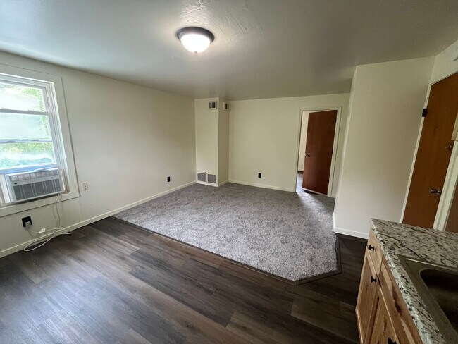 Foto del edificio - 1106 Rixon St