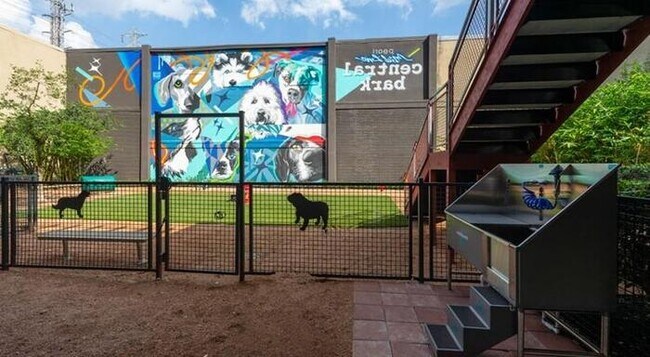 Foto del edificio - 2121 Mid Ln