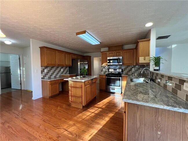 Foto del edificio - 789 Roxholly Ln NE