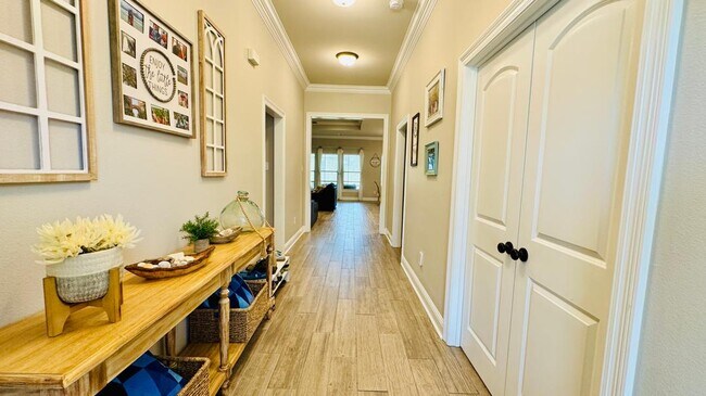 Building Photo - 6947 Osprey Dr