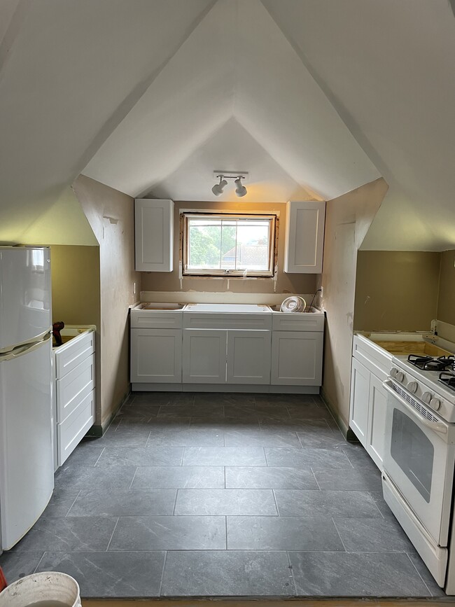 Quartz Countertops coming soon - 179 Whitman Ave