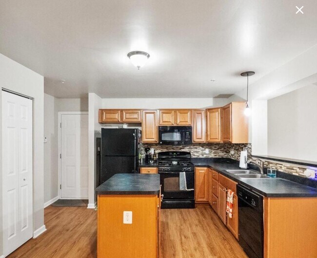 Building Photo - 12100 Vintner Dr