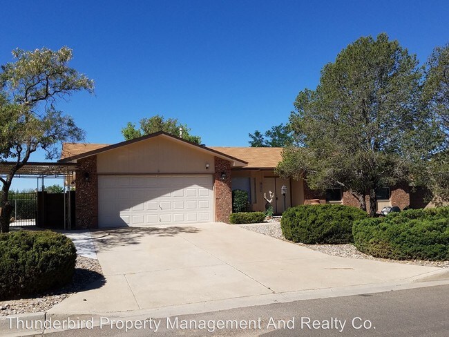 Building Photo - 2550 Rosswood Dr SE