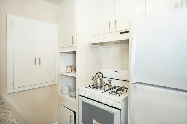 Foto del edificio - 17417 Vanowen St