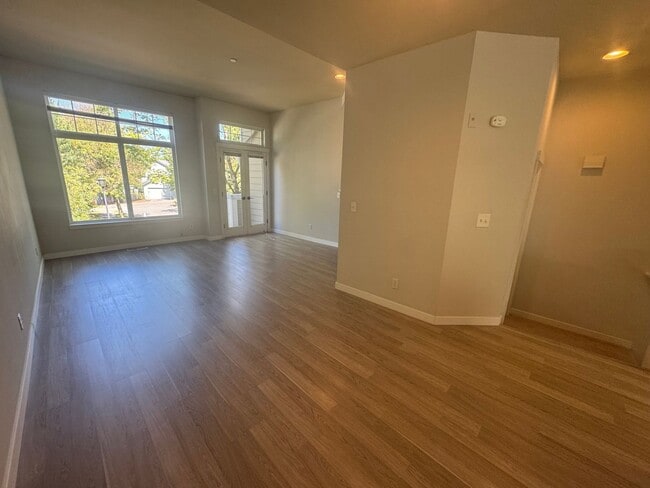 Foto del edificio - Spacious is Aqua Highlands one bedroom plu...