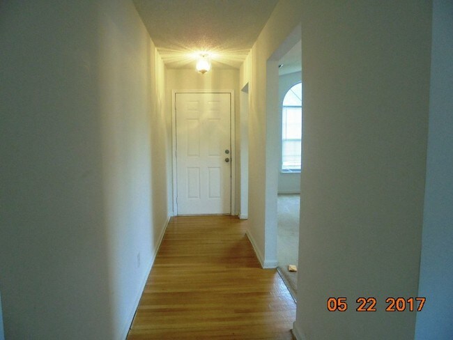 Building Photo - 2288 Luana Dr E