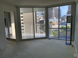 Building Photo - 1212 Nuuanu Ave
