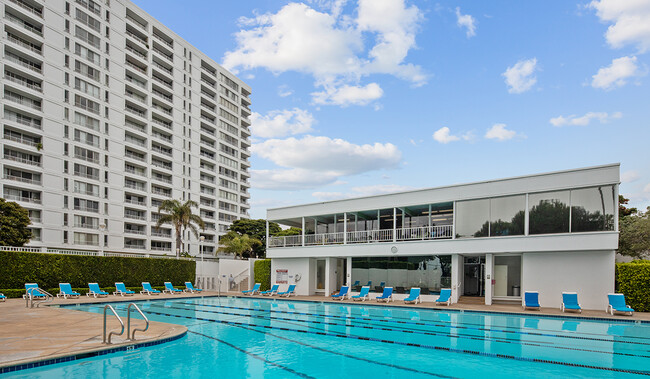 Large lap pool - The Shores