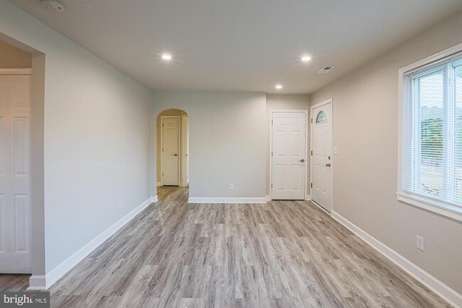 Foto del edificio - 5929 Montgomery St