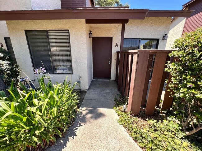 Foto del edificio - Cozy Lompoc Townhouse