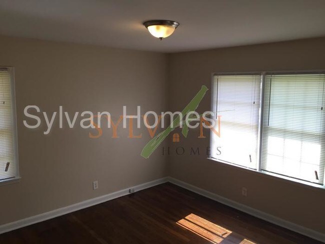 Building Photo - 256 Silver Springs Cir SW