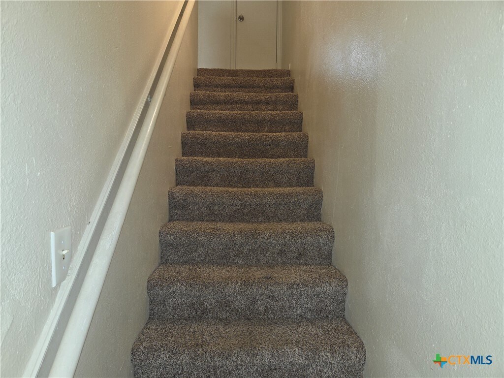 Foto del edificio - 904 Ticonderoga Dr