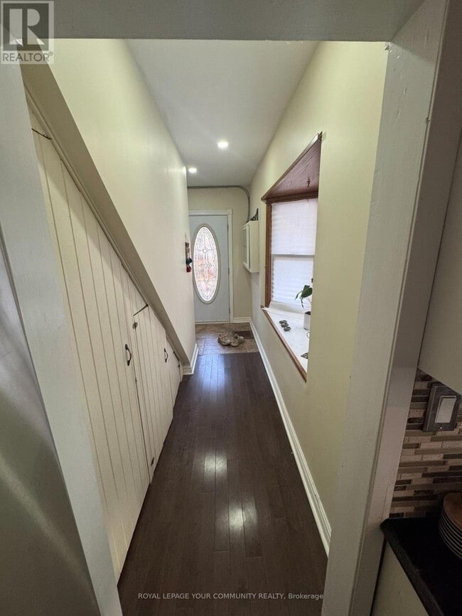 Building Photo - 96 Gurnett St