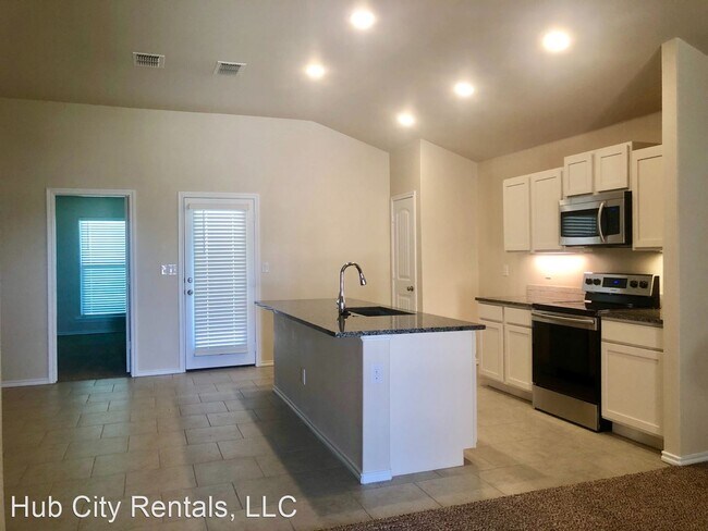 Foto del edificio - 3 br, 2 bath House - 14311 Vernon