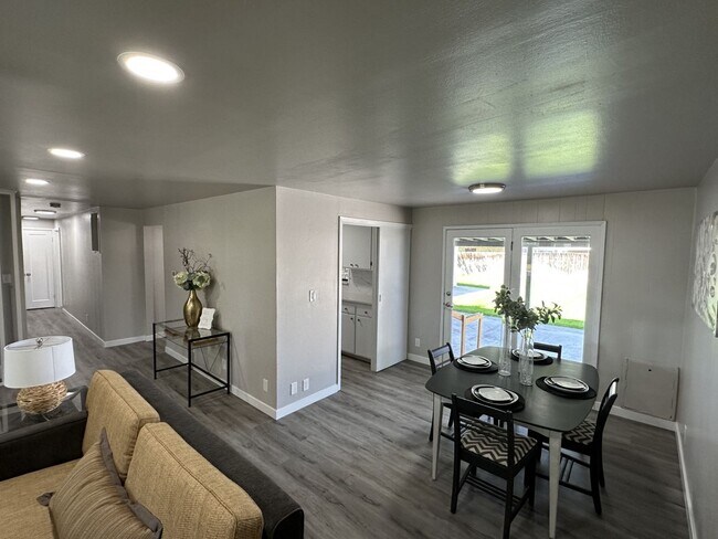 Building Photo - RIchland House for Lease