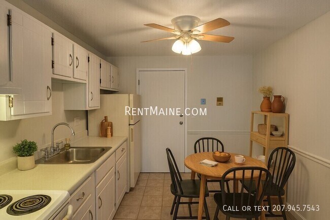 Foto del edificio - 10 Tall Pines Dr