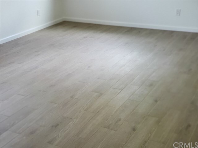 Foto del edificio - 9885 60th St