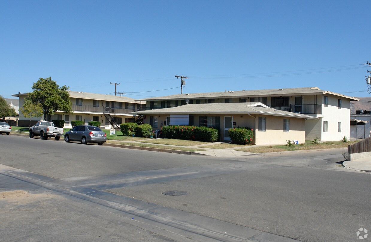 Primary Photo - 1148 El Paseo St
