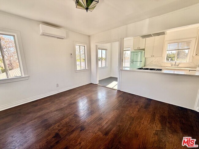 Foto del edificio - 3883 S Gramercy Pl