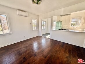 Building Photo - 3883 S Gramercy Pl