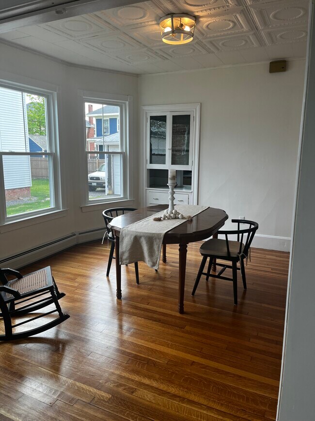 Foto del edificio - 24 Rosemont Ave