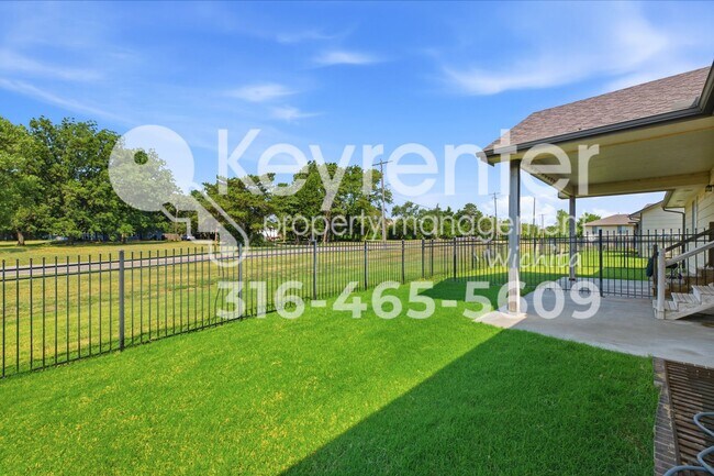 Foto del edificio - 12804 E Timber Lake Rd