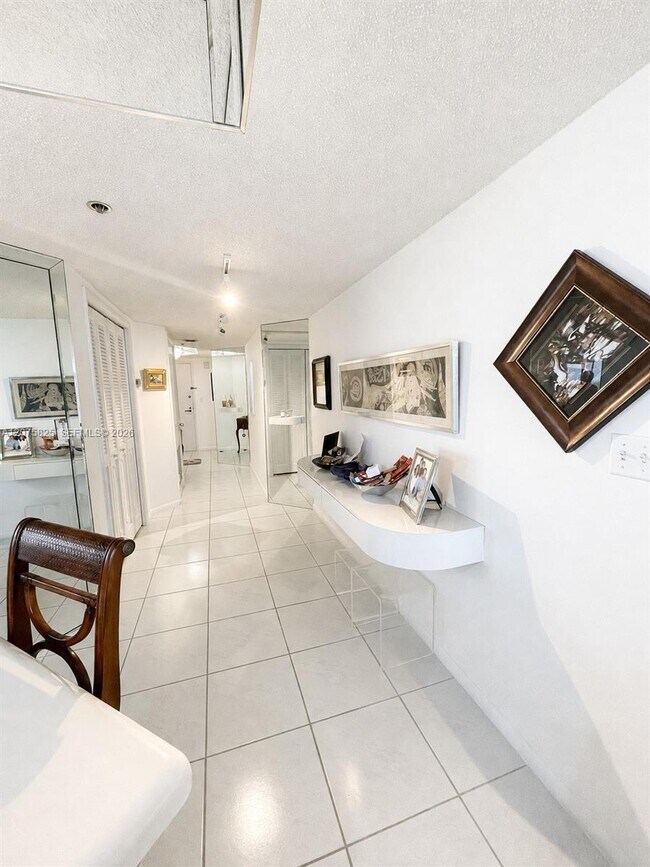 Foto del edificio - 7300 Radice Ct