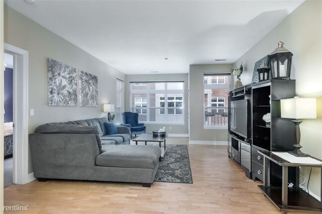 Building Photo - 1 br, 2 bath Condo - 1925 N Water St