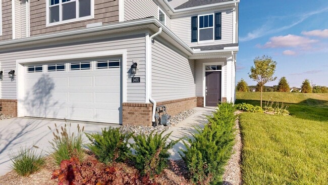 Building Photo - 1401 Salt Springs Dr