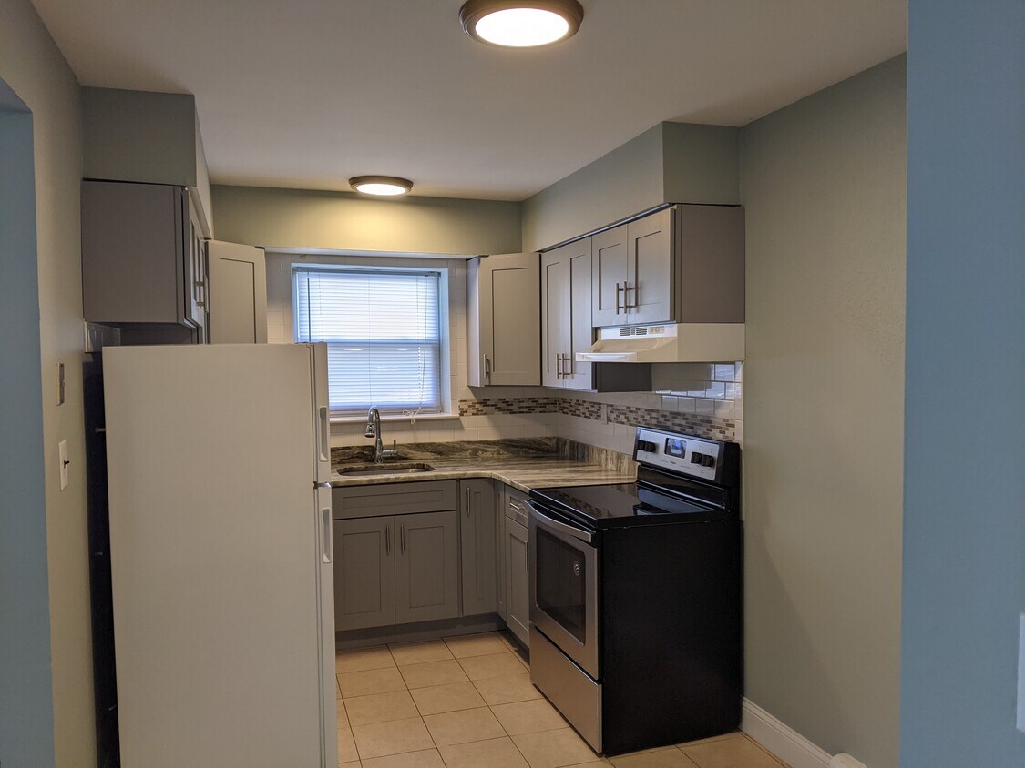 Kitchen - 611 Asbury Ave