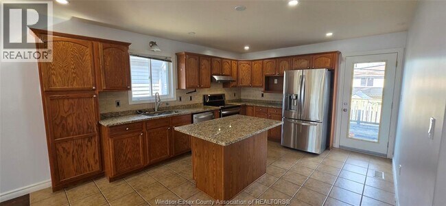 Building Photo - 4628 Fontana Ave