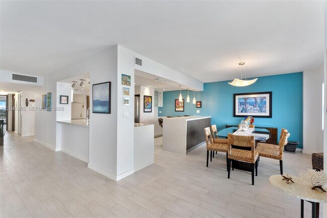 Building Photo - 5100 N Ocean Blvd